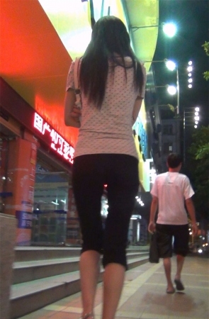 漂亮的紧身七分裤