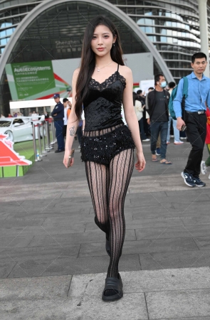 2532-5=62√网丝拖鞋小姐姐 11P