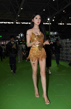 性感金色装长腿女郎