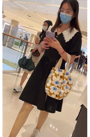 黑裙美女