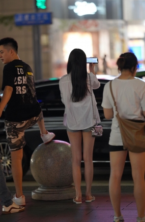 肤白貌美大长腿