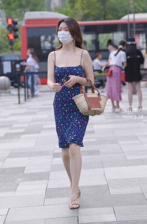 2064-5+66/迷人的吊带裙美女 4P