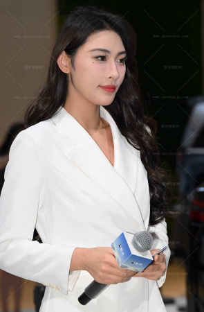 25612-32-37√腾势展台-美腿主持人 8P