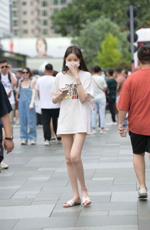 苗条的热牛妹子