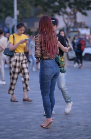 美丽的紧牛少妇