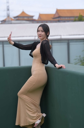 一始街拍作品 Komorebi