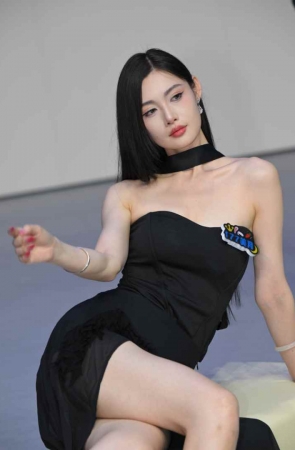 美腿美足黑裙 [67P-989MB]