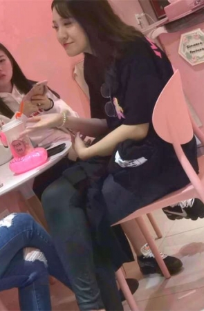 极品大眼睛MM的性感超短裙