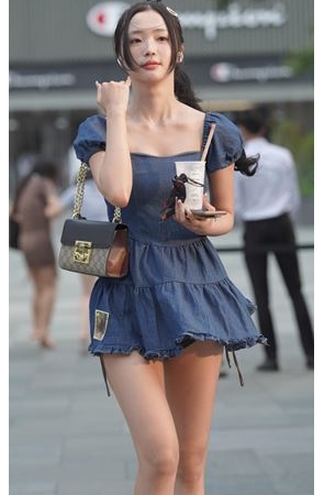 连衣裙小姐姐(239P)