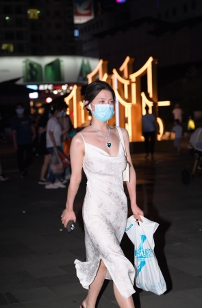 2259-3+146/丰满的吊带裙美女