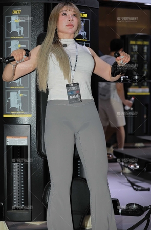 灰色瑜伽裤健身美女 [31P]