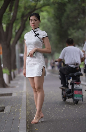 一始街拍作品 性感白色旗袍