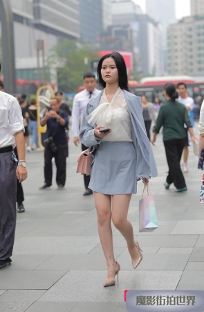 气质温柔的美腿女生3A1390[569M]