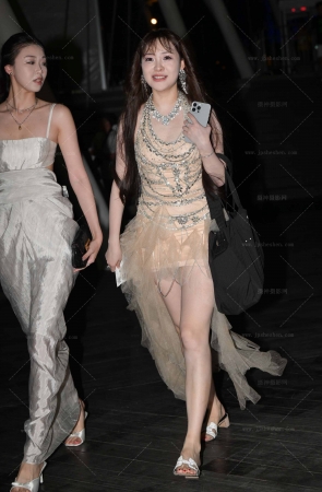 241027-8=88√靓丽俩闺蜜 16P