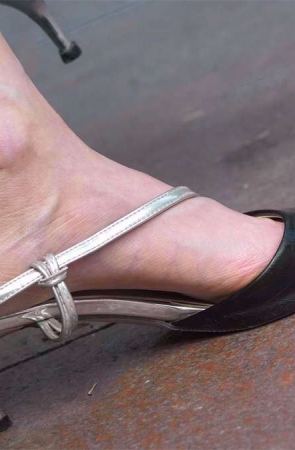 这是一双饱经风霜的美足