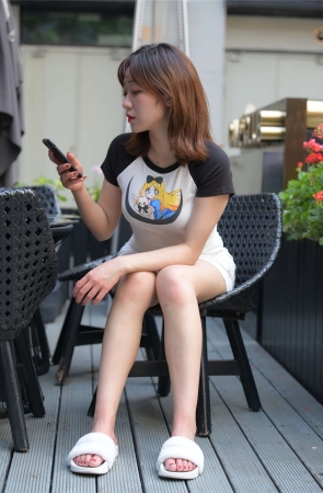 居家女孩