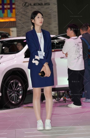 雷克萨斯的导购员小姐姐 [19P]