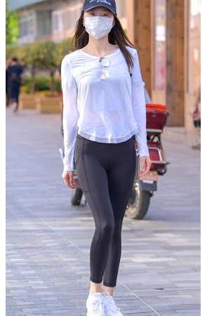 黑色紧身裤美女(26P)