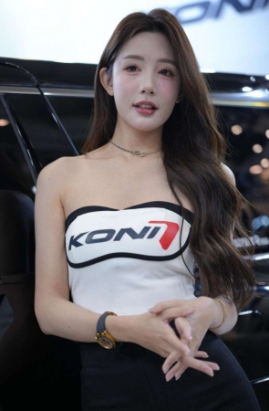 性感小蜜桃 [91P2V-3.16GB]