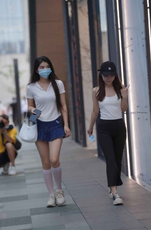 精选街拍作品 NO.1067 夏季polo清纯美少女[76P/111MB]