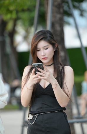 黑色吊带裙 [102P-1.88GB]