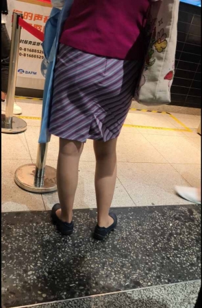 4k 南航空姐下班机场麦当劳用餐  6min 7P