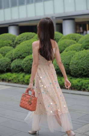 长裙美女