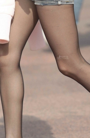 性感街拍黑丝高跟少妇-21P