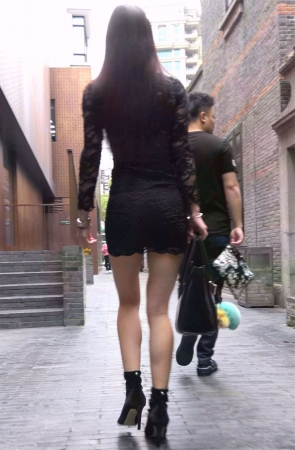 翘臀蕾丝裙性感身材美腿美女