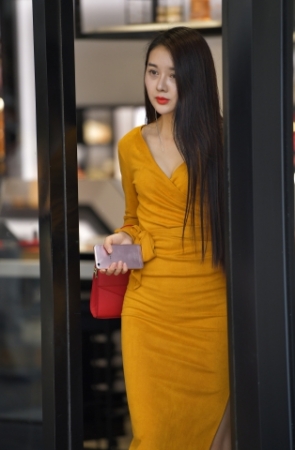 天生丽质绝妙红高跟双女