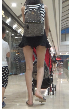 商场里性感的美妇