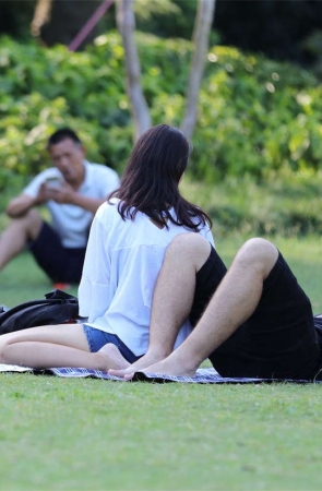 No673 长发披肩美少女的蕾丝船袜