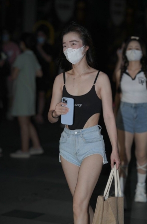 蓝色热裤黑色连体衣小蛮腰 [143P1V-1.81GB]