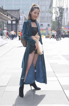 91010-1+155春光外泄的热裤美女 7P