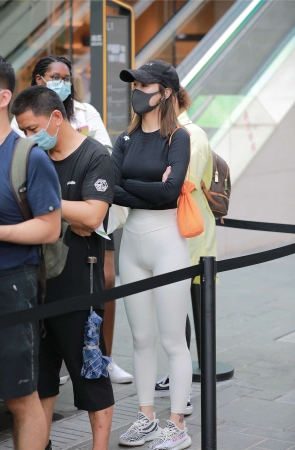 运动装黑白搭配