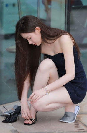 25成都车展，深蓝色短裙–敏敏