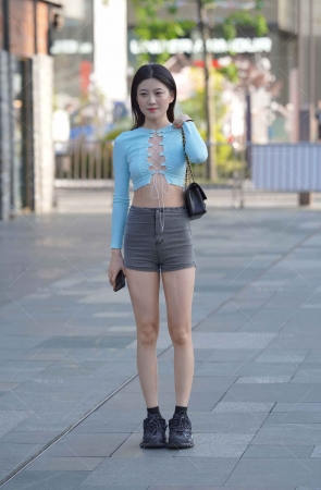 搭讪热裤美眉