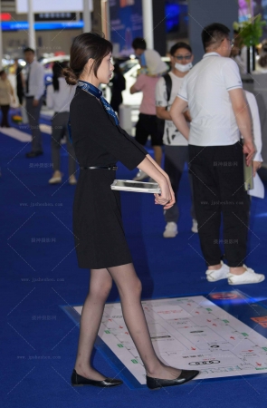 23613-57=78√清秀黑丝通勤装女生 17P