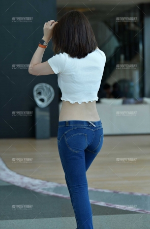 漂亮牛仔裤美女