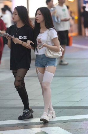 白丝妹子