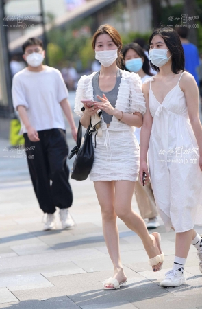 2252-19+56雪白美腿小姐姐 5P