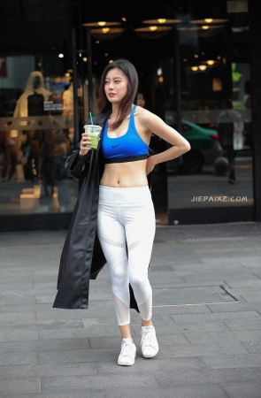 白色紧身瑜伽裤美女【套图+视频】