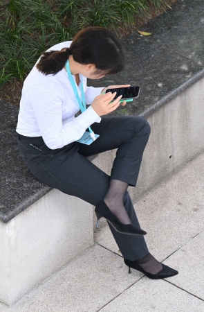 2569-18-76√白衬衫西裤职员-裤里丝-特写很赞～ 9P