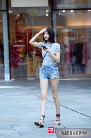 短裤美女3A3387[54.8M]