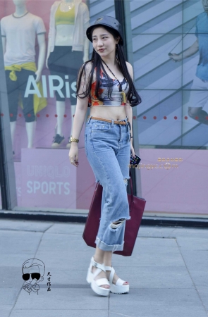 小坎露美脐美女显魅力（2016年11月23日13P）