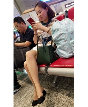 4k视频，长相清秀，笑容甜美丝袜美腿小姐姐