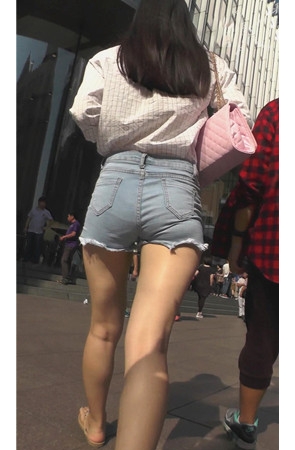 牛仔热裤美女