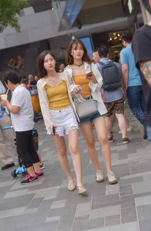 一对小清新闺蜜