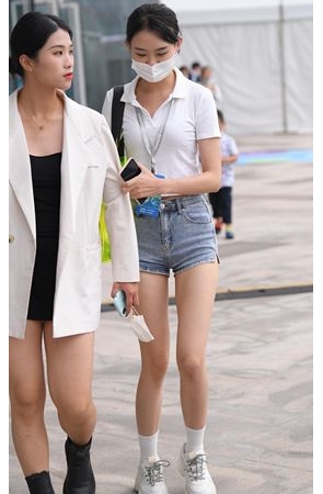 牛仔热裤美女(39P)