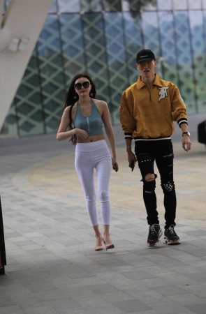 极品白裤！若隐若现！